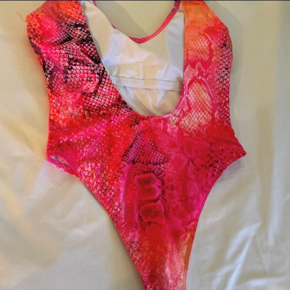 Brand new one piece high cut swim suit - Picture 2 of 2